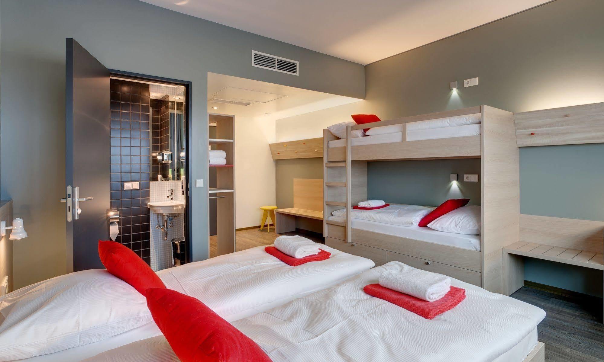 Meininger Airport Hotel Berlin