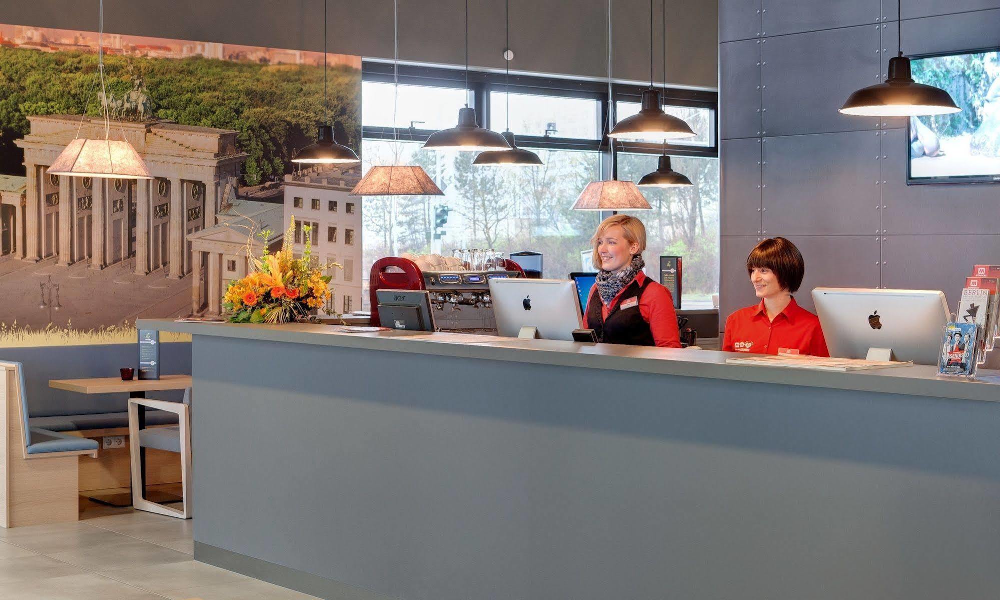 Meininger Airport Hotel